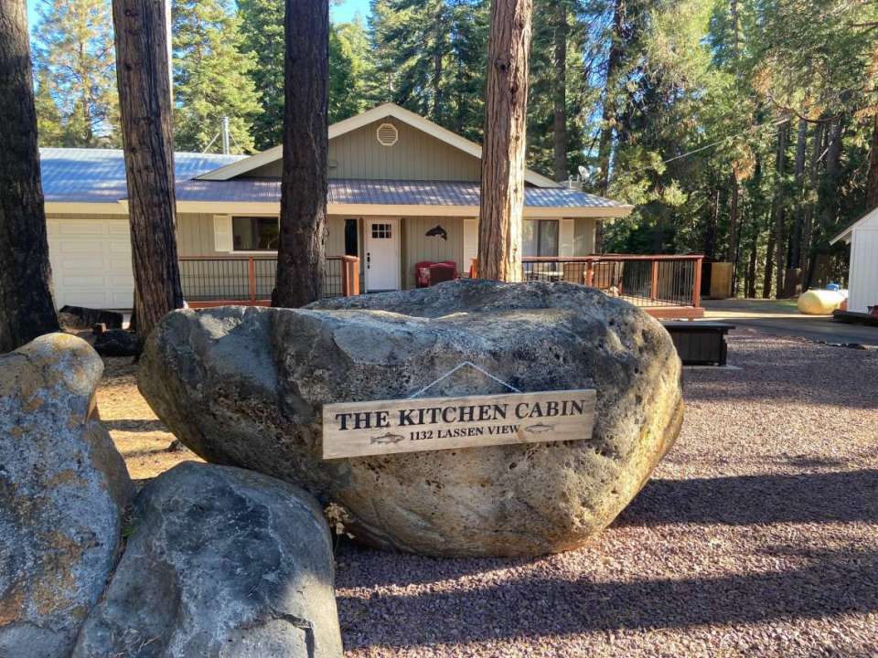 Kitchen- 1132 Lassen View Drive Lake Almanor Country Club